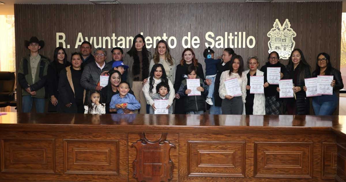 Los niños beneficiados con la hipoterapia gestionada por el gobierno de Saltillo.