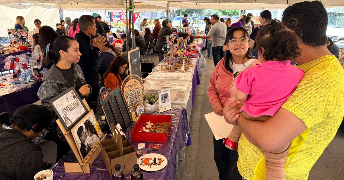 Paseo de las Emprendedoras en Torreón.