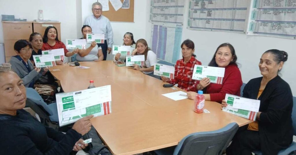 Mujeres emprendedoras que recibieron microcréditos en Torreón.