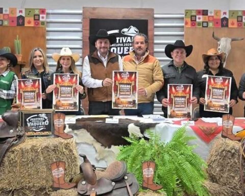 Presentación del Festival Vaquero en Monclova.