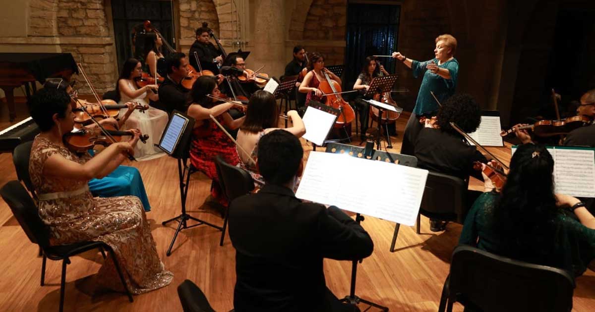 Orquesta Metropolitana de Saltillo durante un concierto.
