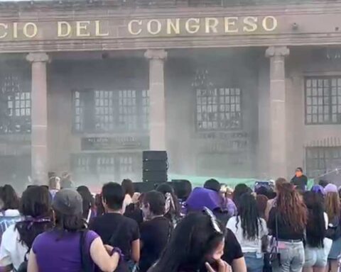 Manifestación del 8M en el Congreso de Coahuila.
