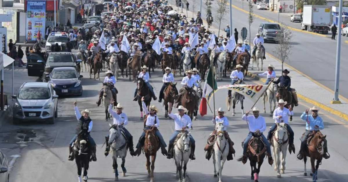 Cabalgata con jinetes de Monclova y la Región Centro.