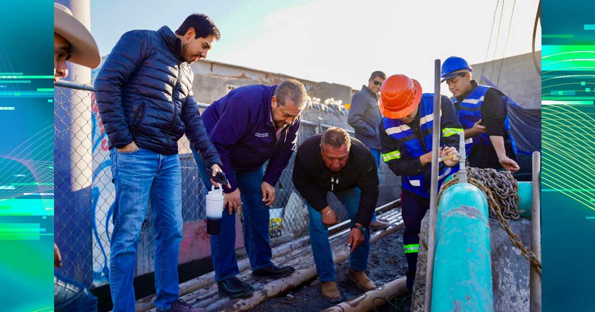 Alcalde de Ramos Arizpe Tomás Gutiérrez supervisando el Pozo Analco 3.