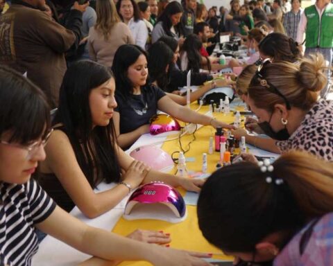 Jóvenes en la Macrobrigada de Mejora Coahuila.