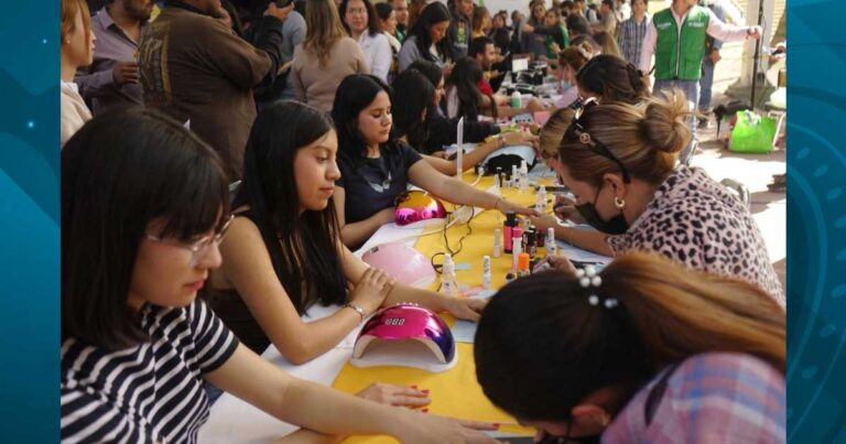 Jóvenes en la Macrobrigada de Mejora Coahuila.