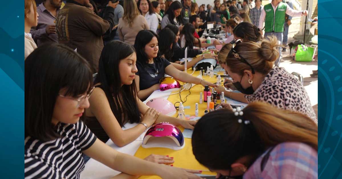 Jóvenes en la Macrobrigada de Mejora Coahuila.