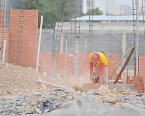 Obra de escuela en Monclova.