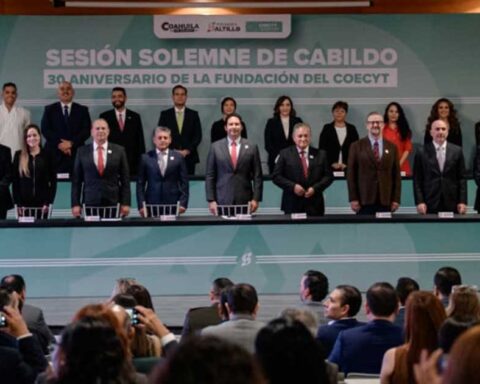 Sesión Solemne en el Cabildo de Saltillo.