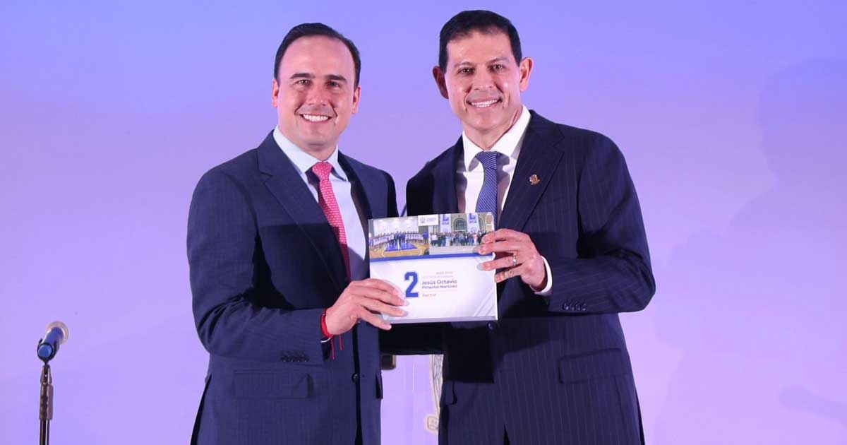 El gobernador de Coahuila Manolo Jiménez y el rector de la UAdeC Octavio Pimentel.
