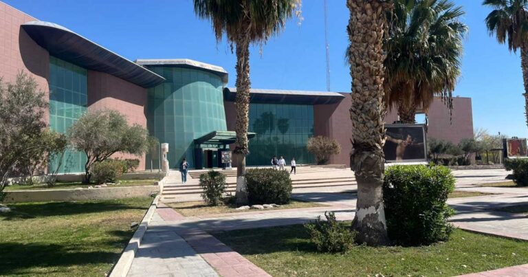 Exterior de la fototeca de la UAdeC