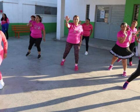 Mujeres activándose en Saltillo.