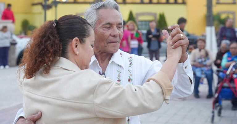 Tardes de Danzón para los adultos mayores en Ramos Arizpe.