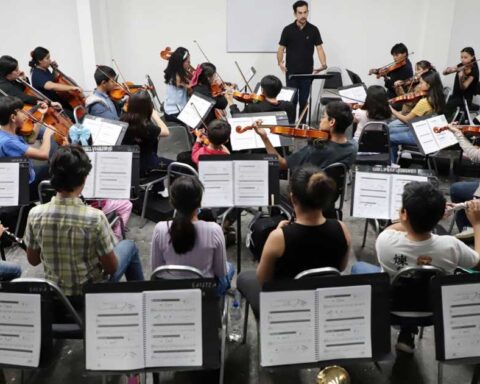 Niñas y niños de a Orquesta y Coro Esperanza Azteca en Saltillo.