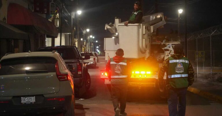Trabajadores de Ramos Arizpe en una jornada nocturna.