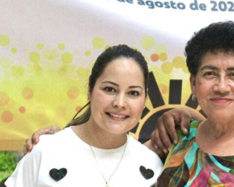 Kenia Carreón y Mary Telma Guajardo.