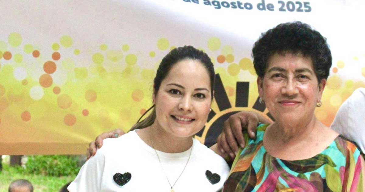 Kenia Carreón y Mary Telma Guajardo.