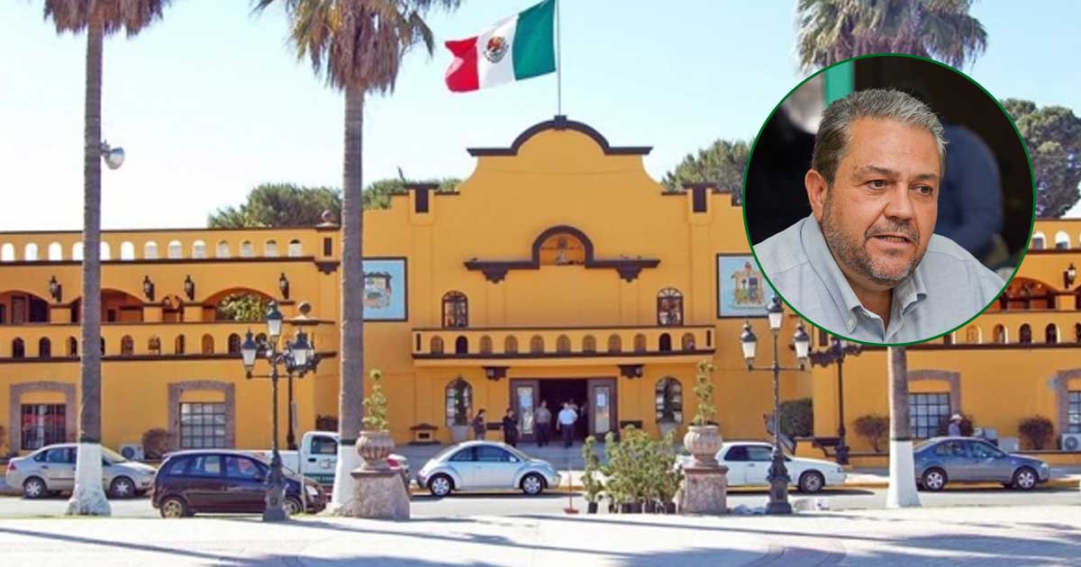 Exterior del Ayuntamiento de Ramos Arizpe y, en un círculo, el alcalde Tomás Gutiérrez.