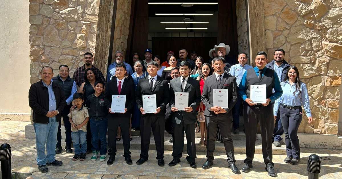 Estudiantes del CETLAR.