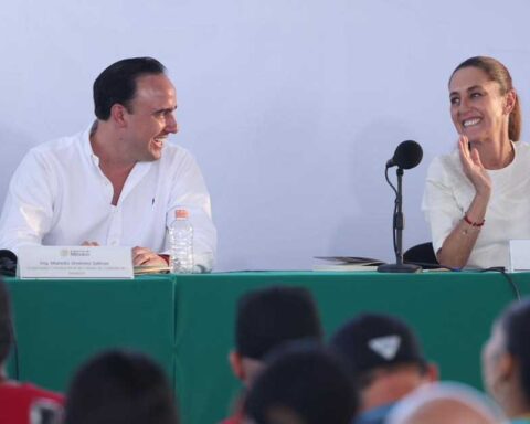 Manolo Jiménez, gobernador de Coahuila, y la presidenta Claudia Sheinbaum.