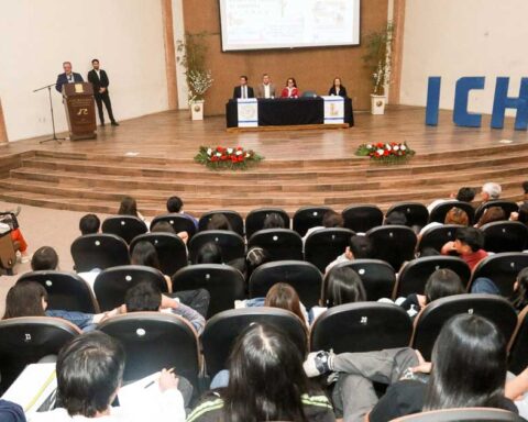 Simposio realizado en la UAdeC.