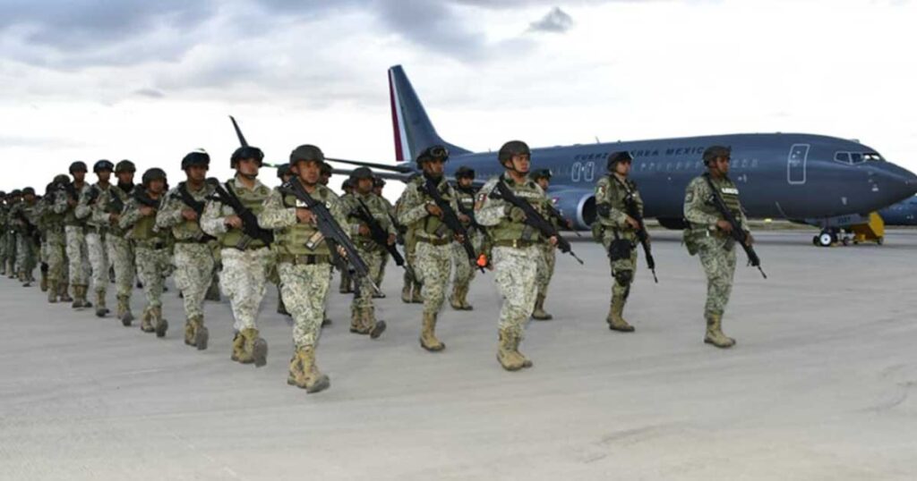 Militares mexicanos.
