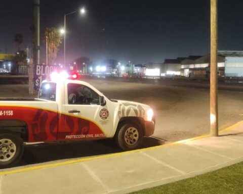 Camioneta de Protección Civil Saltillo.