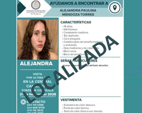 Ficha de búsqueda de jpven desaparecida y la leyenda de Localizada al frente.