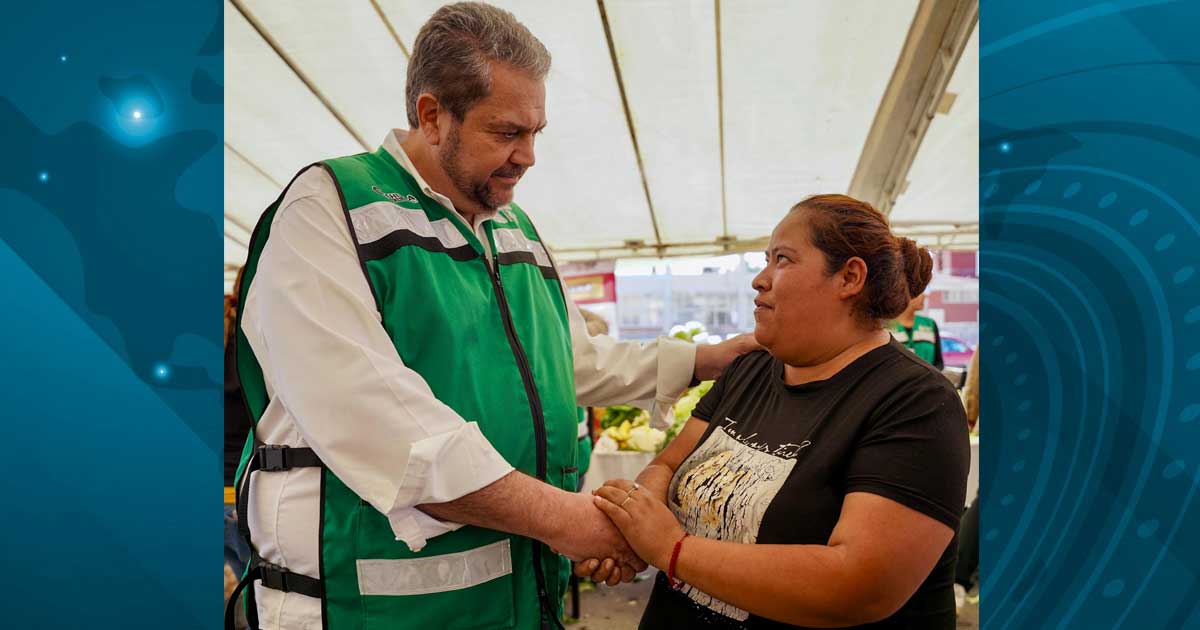 Alcalde de Ramos Arizpe Tomás Gutiérrez y una mujer.