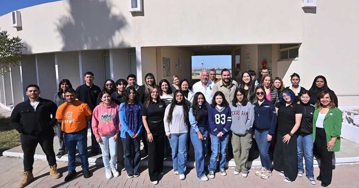 Jóvenes estudiantes de coreano en Monclova.