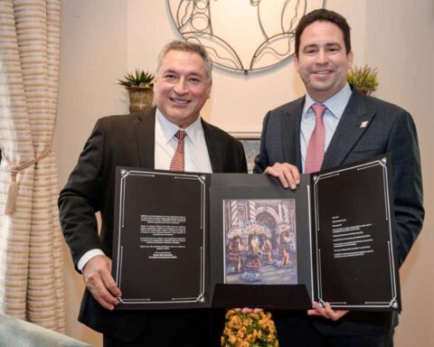Los alcaldes de McAllen y Saltillo, Javier Villalobos y Javier Díaz, respectivamente.