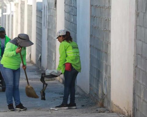 Limpieza de callejones en Saltillo.