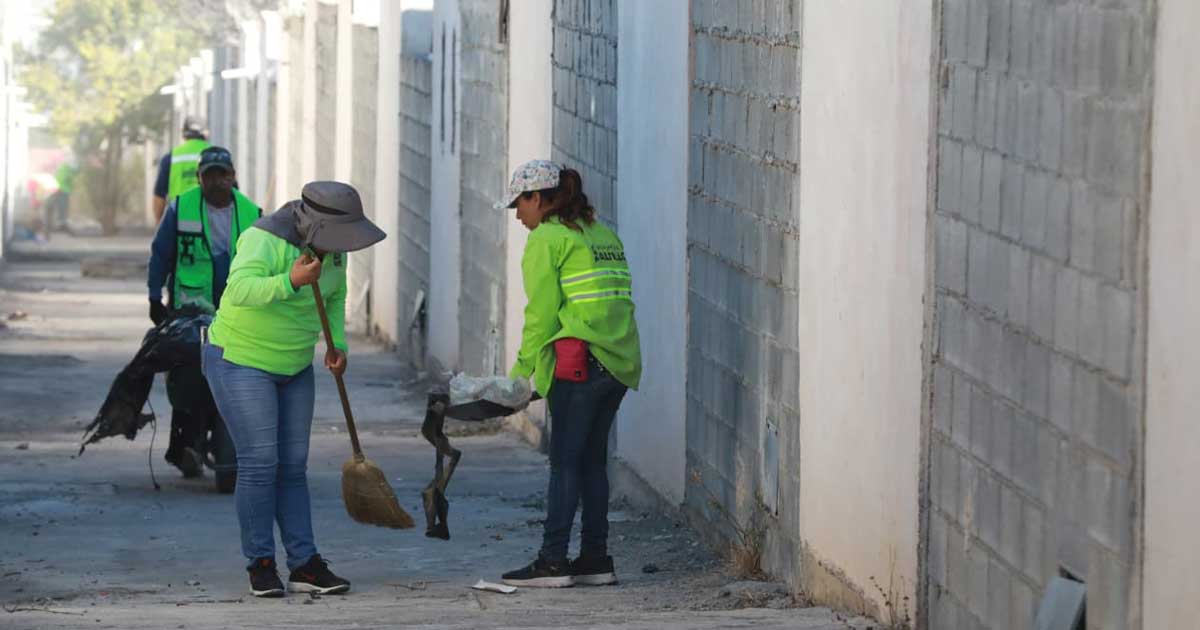 Limpieza de callejones en Saltillo.