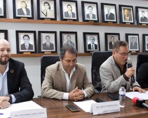 Empresarios miembros de Canacintra en La Laguna.