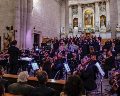 Coro Universitario Lobos UAdeC en una presentación.