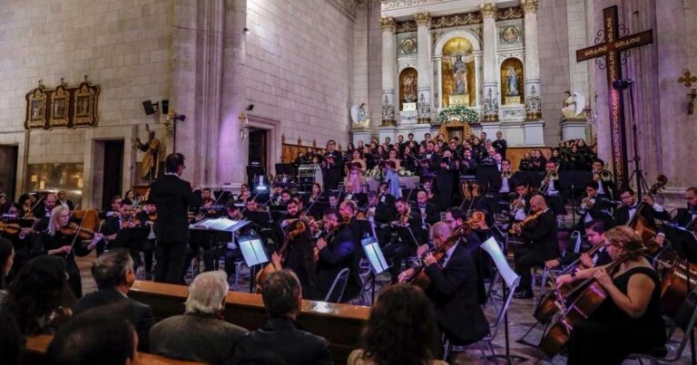 Coro Universitario Lobos UAdeC en una presentación.