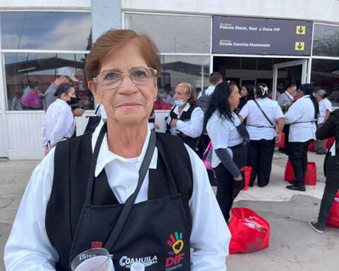Mercedes Gámez, mujer empacadora del DIF Torreón.