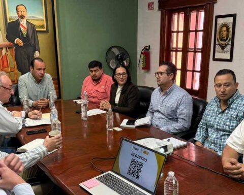 Reunión en Parras de la Fuente.
