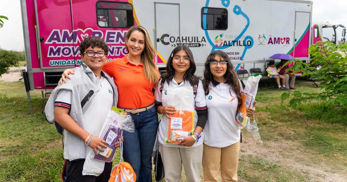 Jóvenes beneficiados con el programa de Amor en Movimiento del DIF Saltillo.
