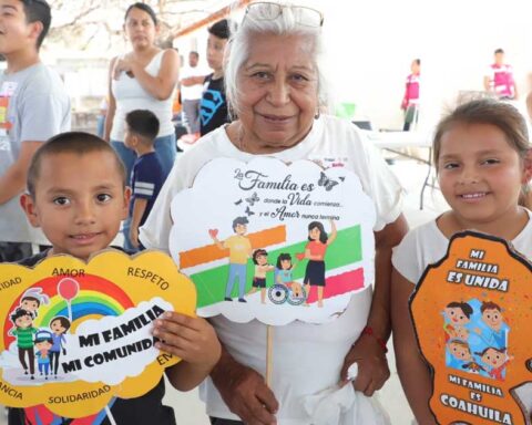 Una mujer mayor y dos niños coahuilenses,