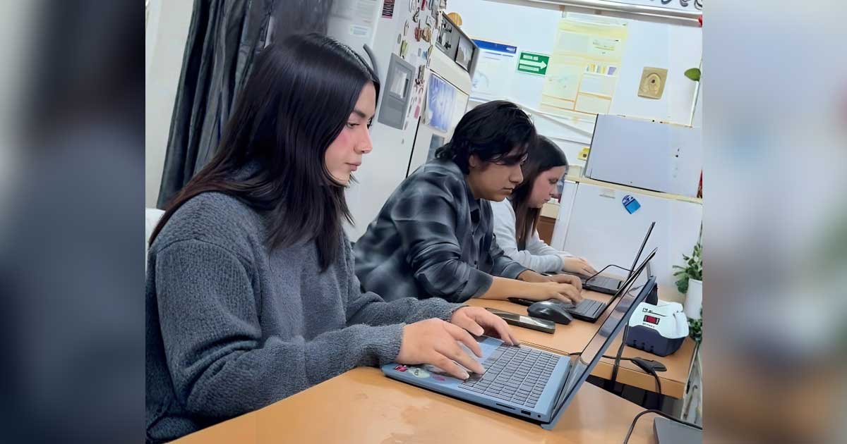 Alumnas de la UAdeC.