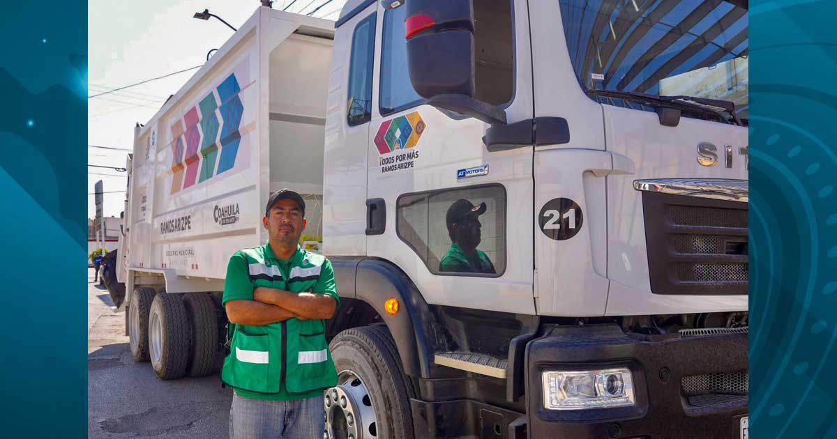 Operador de camión de limpia pública en Ramos Arizpe.