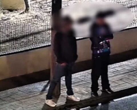 Dos de los hombres detenidos gracias a las cámaras del C2.