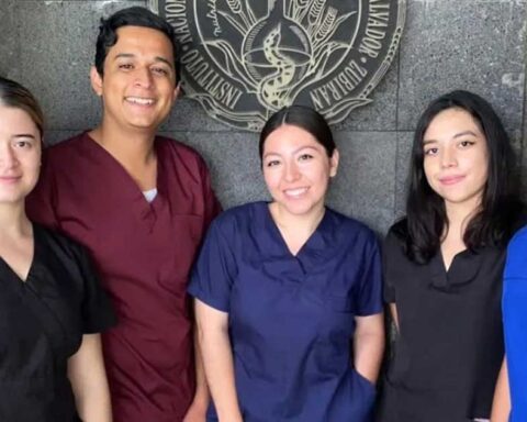 Jóvenes de la UAdeC en programa Veranos de Investigación.