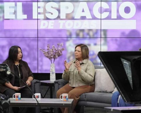 Programa de televisión "Mujeres en Punto".