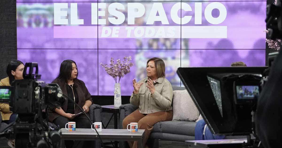 Programa de televisión "Mujeres en Punto".