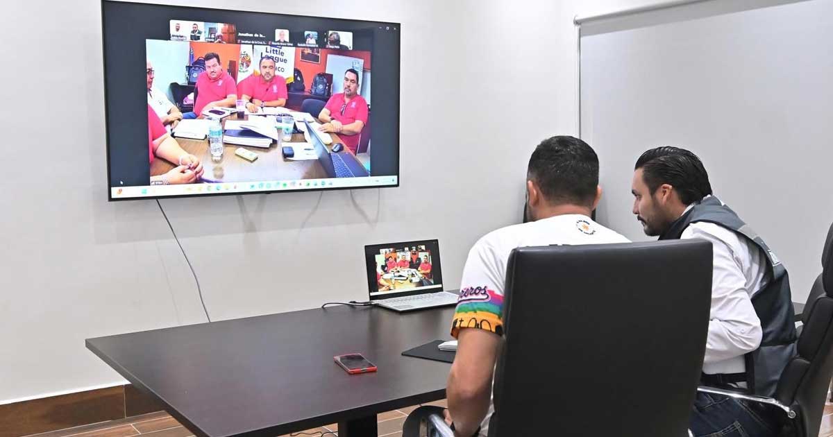 Reunión por videollamada del alcalde de Monclova Carlos Villarreal.