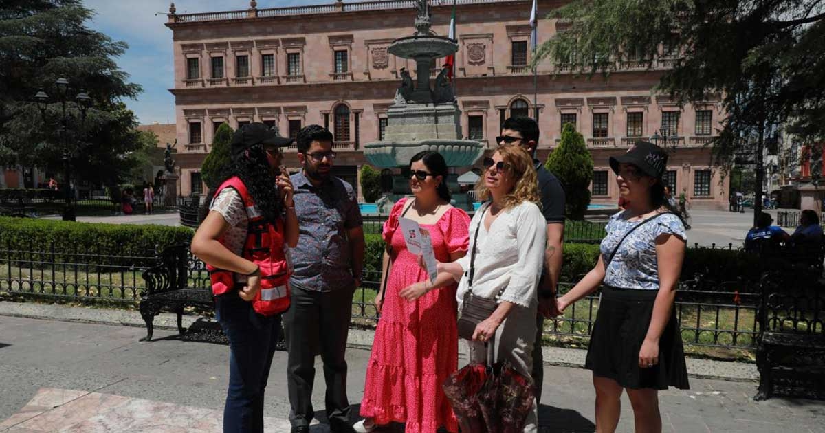 Mujeres turistas en Saltillo.