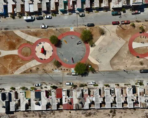 Vista aérea de una plaza en Ramos Arizpe.