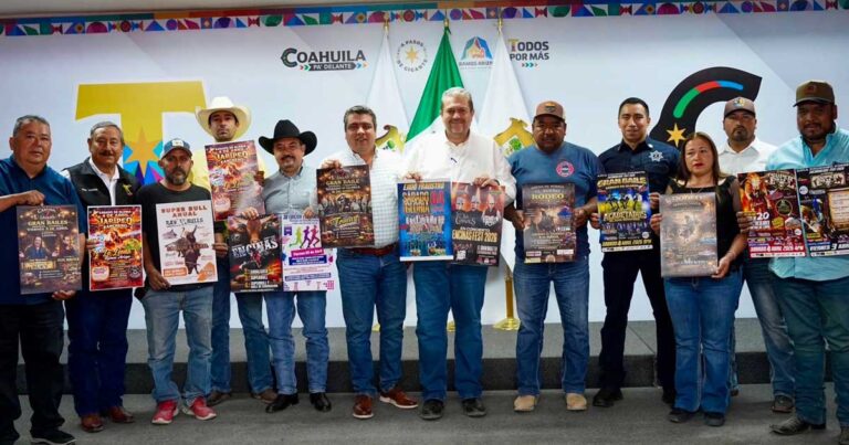 Alcalde y empresarios presentando la cartelera de Semana Santa en Ramos Arizpe.